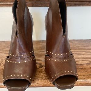 Franco Sarto brown open toed bootie size 8.5